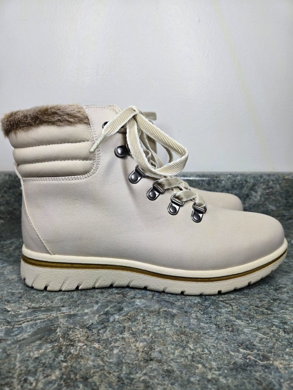 St. John’s Bay Women’s Ivory Ankle Boots Size 7.5 Casual Cream Boot Fall Fashion